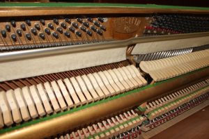 Piano droit Furstein