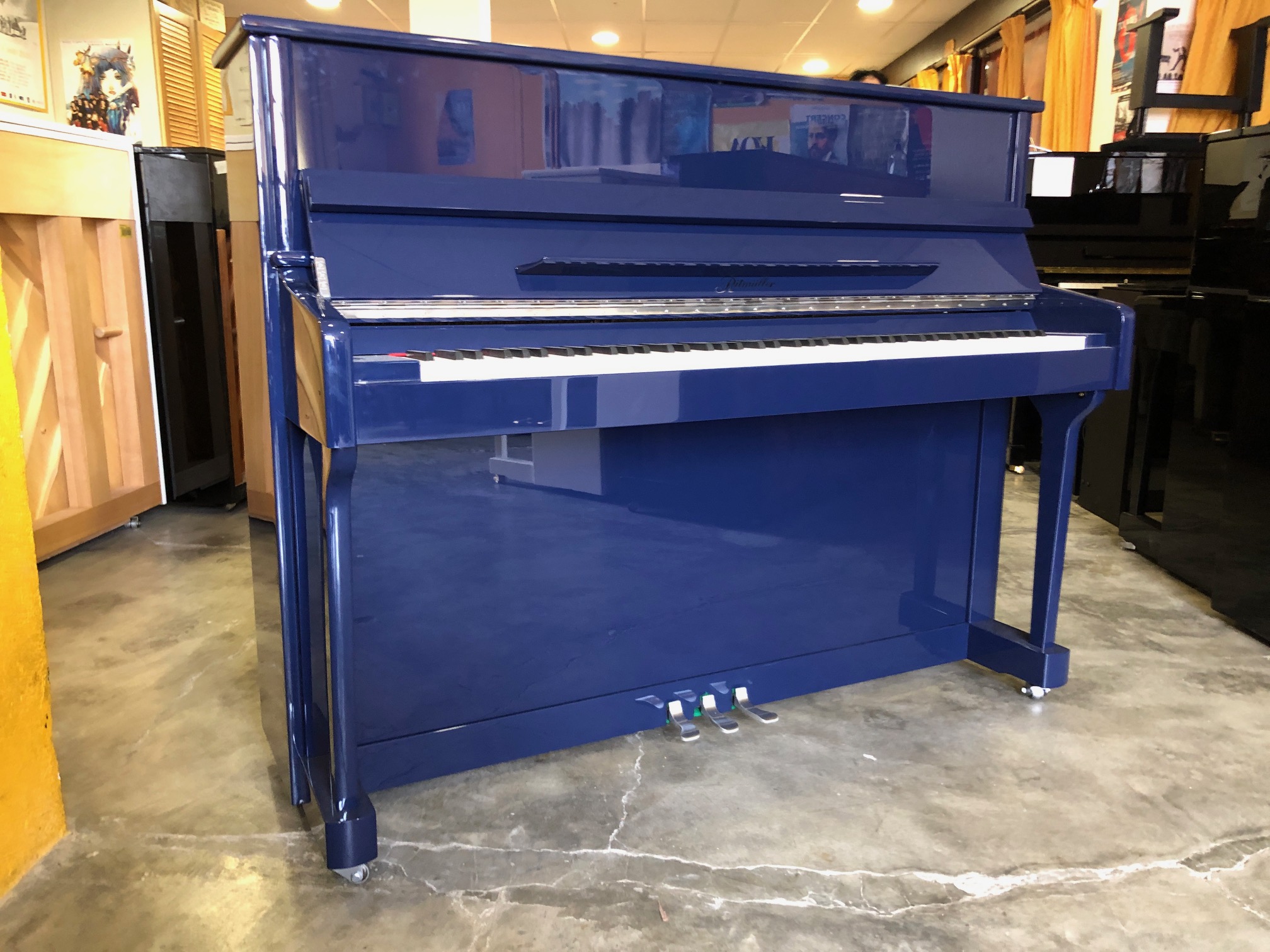 Piano droit Ritmüller EU118S 118 cm bleu nuit – piano e forte