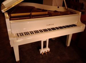 Yamaha 1/4 de queue GH1 Disklavier 160 cm