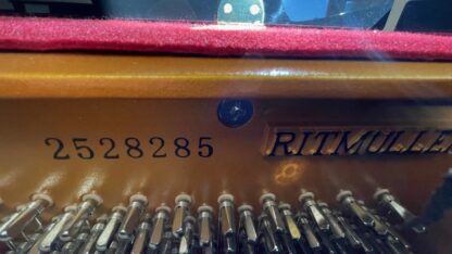 Piano droit Ritmüller UP110R2 noir 110 cm – Image 6